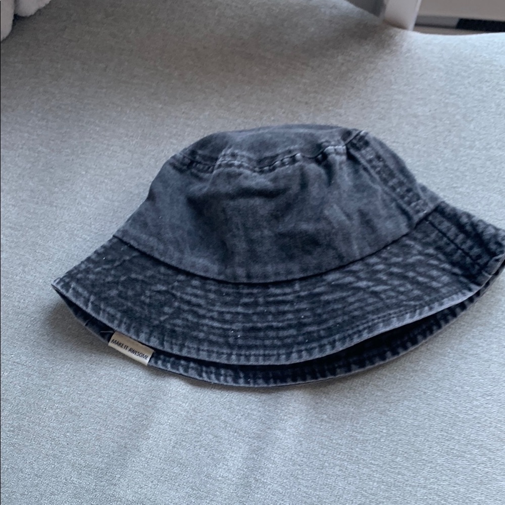 Black Bucket Hat